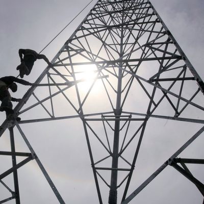 إنترنت ذاتي الدعم 5G الهوائيات الهوائية 3 أقدام برج الفولاذ الزاوي
