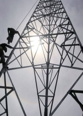 4G 5G الاتصالات السلكية واللاسلكية الاتصالات الطاقة الشمسية الاتصالات الراديو 3 ساق برج فولاذي زاوي