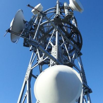 البرج الراديوي الذاتي 5 كم Wifi GSM الهاتف القمر الصناعي البرج الراديوي الميكروويف