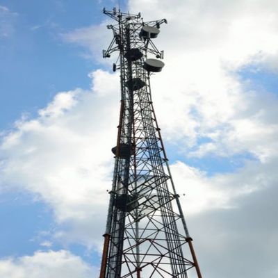 10 - 60M برج فولاذي أنبوبي معدني إشارة واي فاي Bts التلفزيونات برج فولاذي أنبوبي ذو 3 أرجل