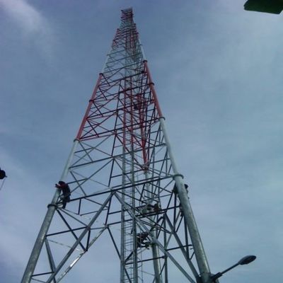 10 - 60M برج فولاذي أنبوبي معدني إشارة واي فاي Bts التلفزيونات برج فولاذي أنبوبي ذو 3 أرجل