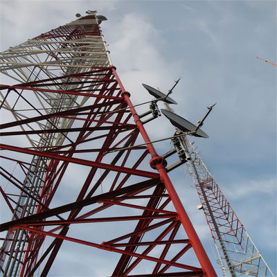 هوائي الاتصالات شبكة GSM Wifi برج الخلايا ذات الدعم الذاتي برج الاتصالات الميكروويفية الخلوية الأنبوبية ذات 3 أرجل