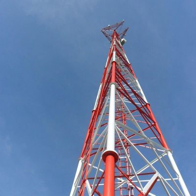 حديد شبكة 5G لاسلكي الاتصالات الهوائية الهوائية الأنبوبية برج 3 ساق