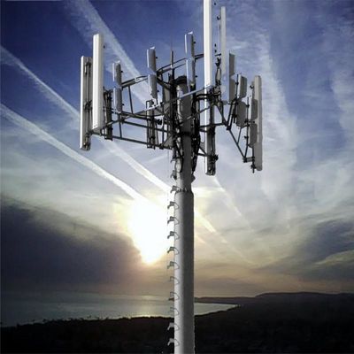 حرارة الغطس المسبوك للبرج التليكمي الصاعق Monopole 30 متر Q345B/A572 المواد