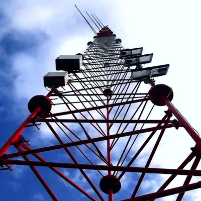 برج الإرسال المصنوع من الفولاذ المغلف 30 40 50 متر الاتصالات 5G / 4G / 3G