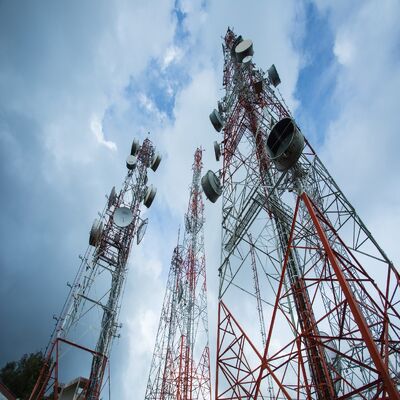 80M 4 أرجل حديدية زاوية شبكة ذاتية الدعم 5G 4G واي فاي الميكروويف الاتصالات الهاتف الخلوي الهوائي برج