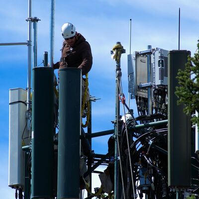 برج مونوبول برج اتصالات مصمم بقوة التوتر تتراوح من 360 إلى 630 ميجاباسكال لتحسين المتانة