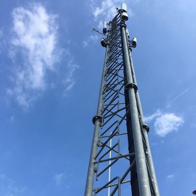 17 27 37M 3 ساق أنبوبية الفولاذ المغلف متعدد النطاق الخارجي 5G 4G ميكروويف التلفزيون إشارة الاتصال الصدر