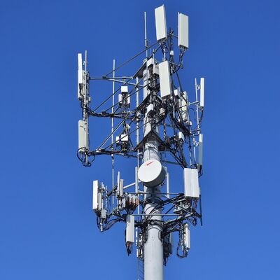 14 20 26M حجم صغير احتكار الصلب المجلفن الذاتي الدعم في الهواء الطلق 5G 4G الأقمار الصناعية برج الاتصالات منطقة صغيرة
