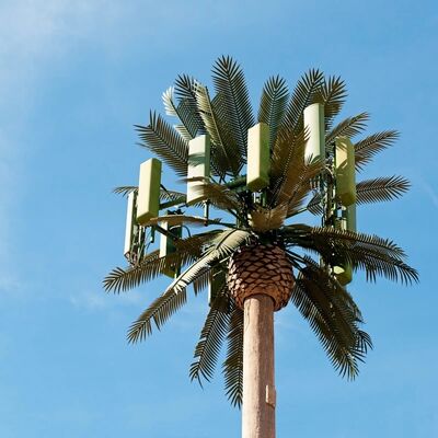 برج الشجرة البيونيك مصمم لسرعات رياح تصل إلى 250 كم/ساعة مع درجات فولاذ معتدلة وعالية الشد تضمن السلامة والمتانة