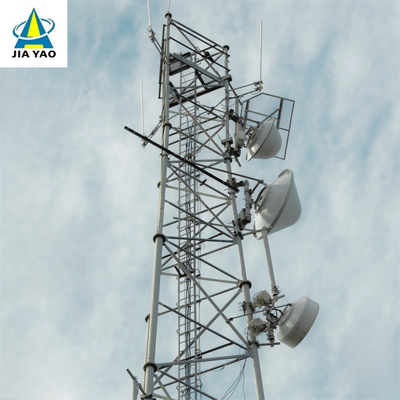 برج شبكي فولاذي أنبوبي ذو 3 أرجل للخدمة الشاقة للاتصال بمنطقة التعدين عن بعد 4G 5G محطة أساسية Q345B تراجع ساخن صاري مقاوم للرياح مجلفن